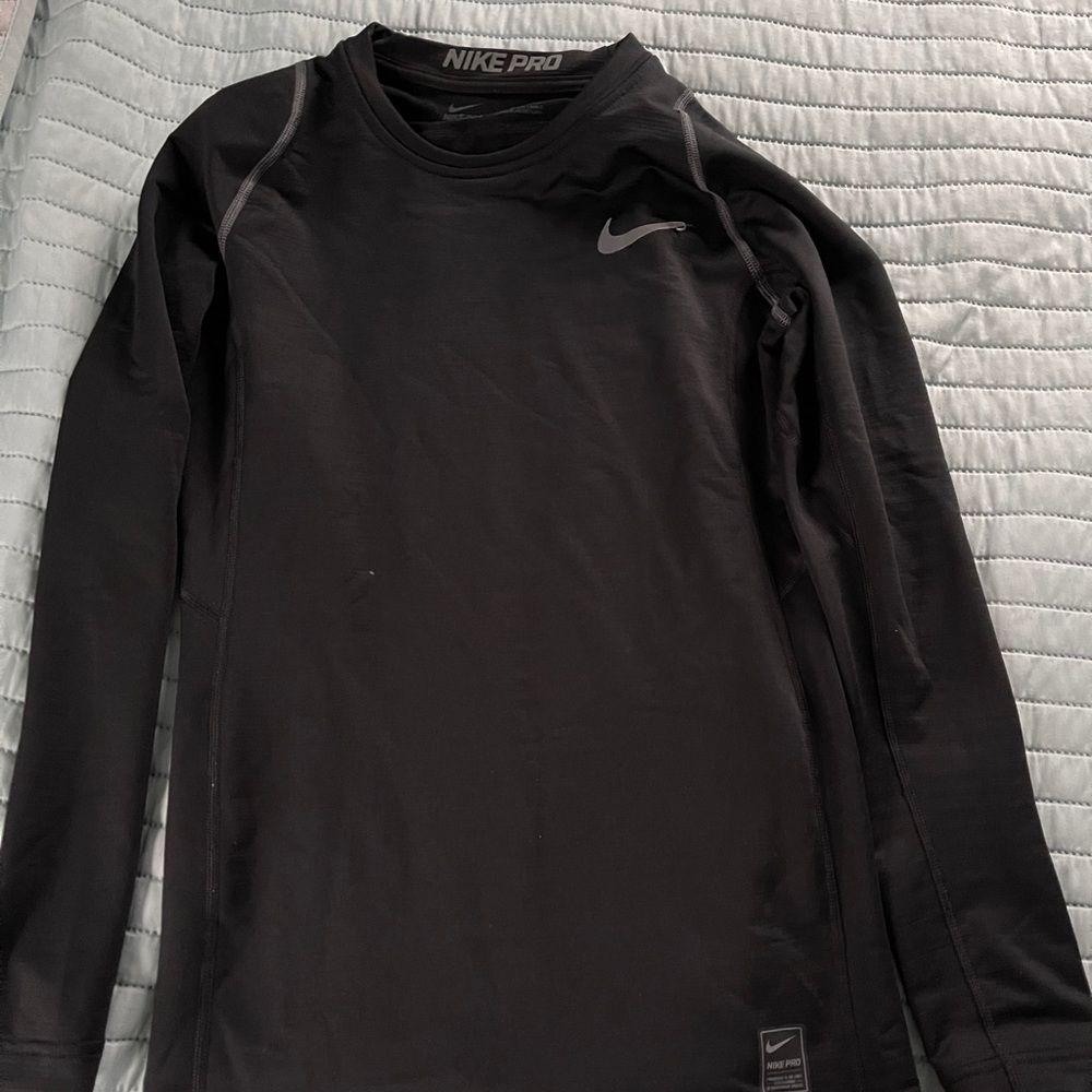 Nike pro hyperwarm compression